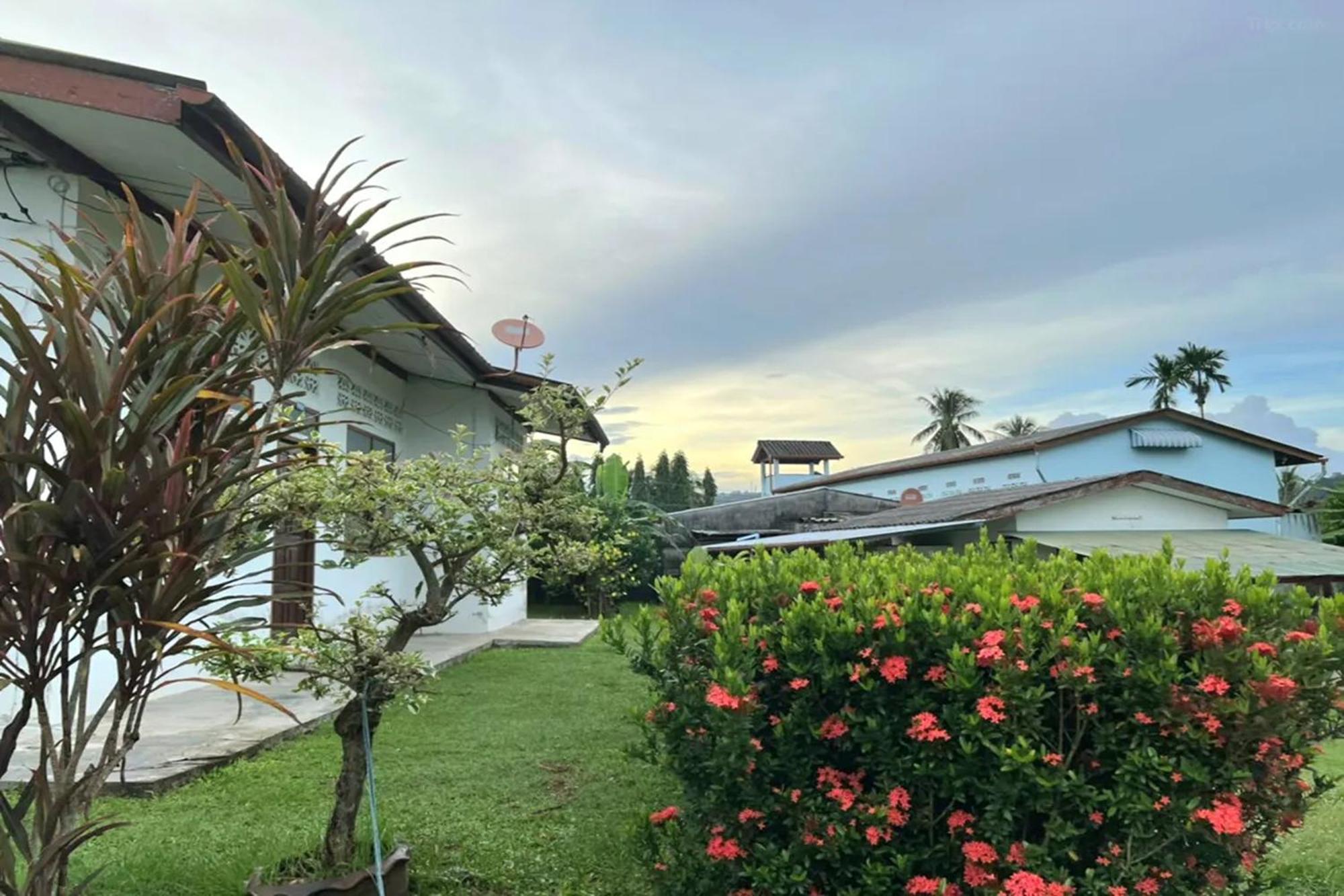 Baan Bonsuan Hill Guesthouse Phuket Exterior foto